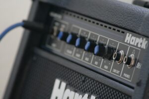 Read more about the article Exploring the Influence of Amp Settings on Guitar Performance